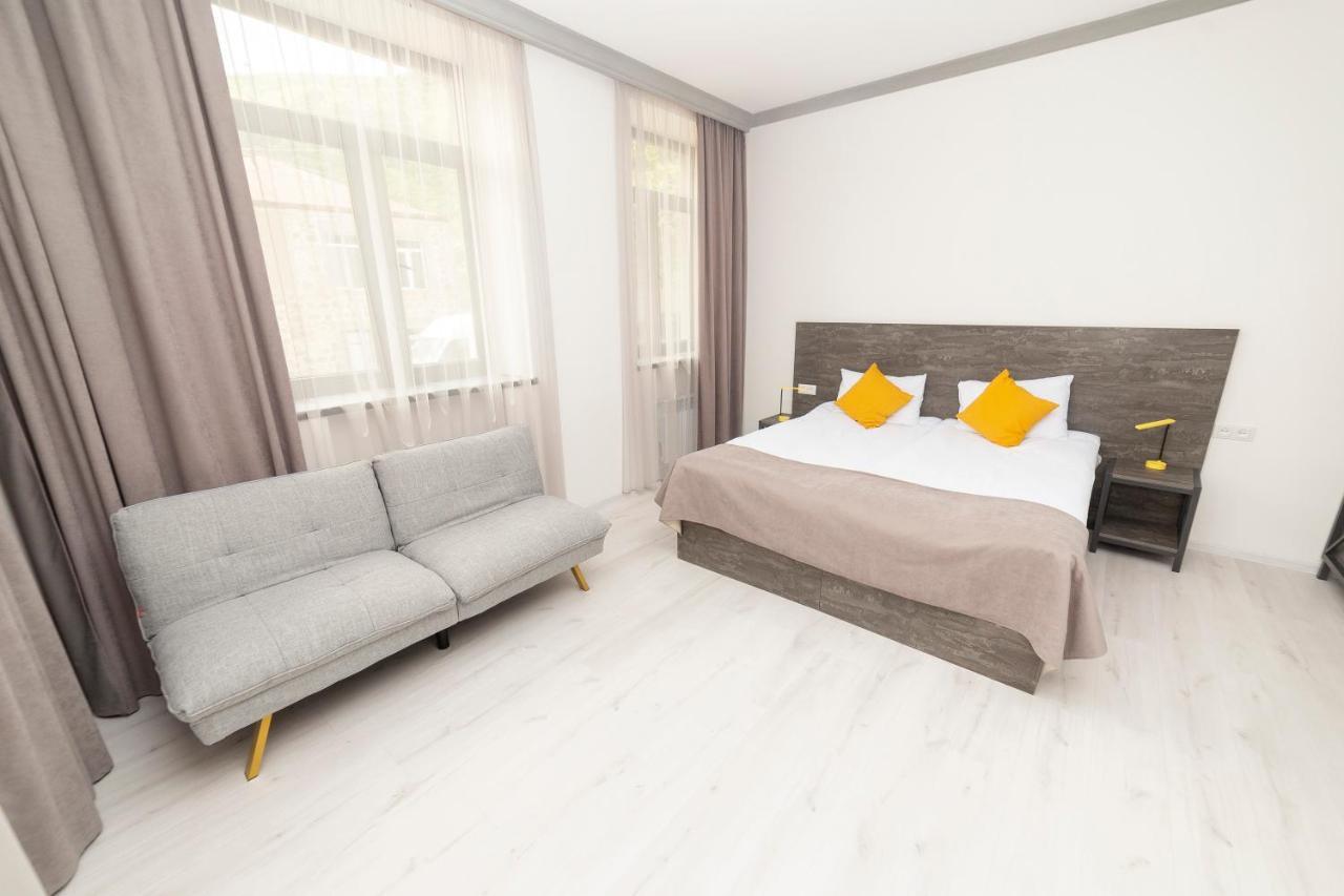 Popock Goris Hotel ภายนอก รูปภาพ