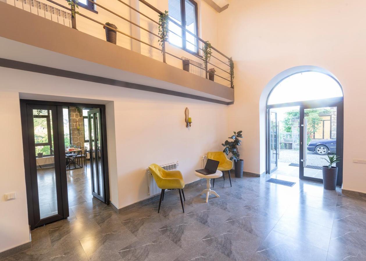Popock Goris Hotel ภายนอก รูปภาพ