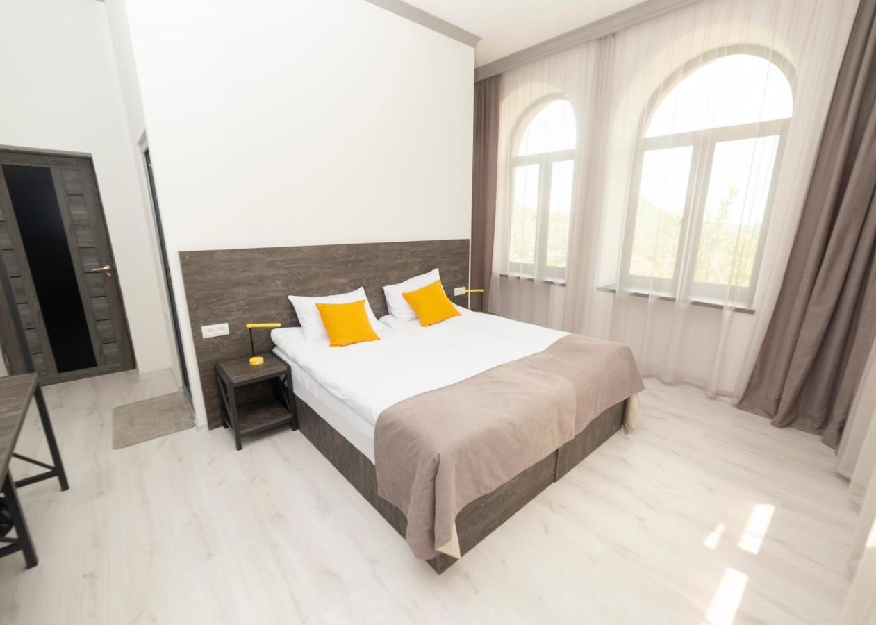 Popock Goris Hotel ภายนอก รูปภาพ