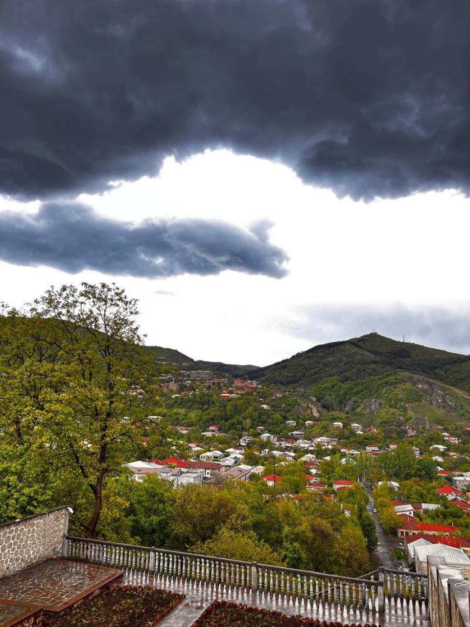Popock Goris Hotel ภายนอก รูปภาพ