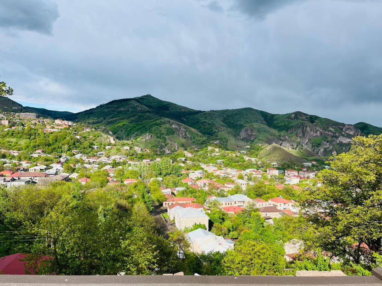 Popock Goris Hotel ภายนอก รูปภาพ