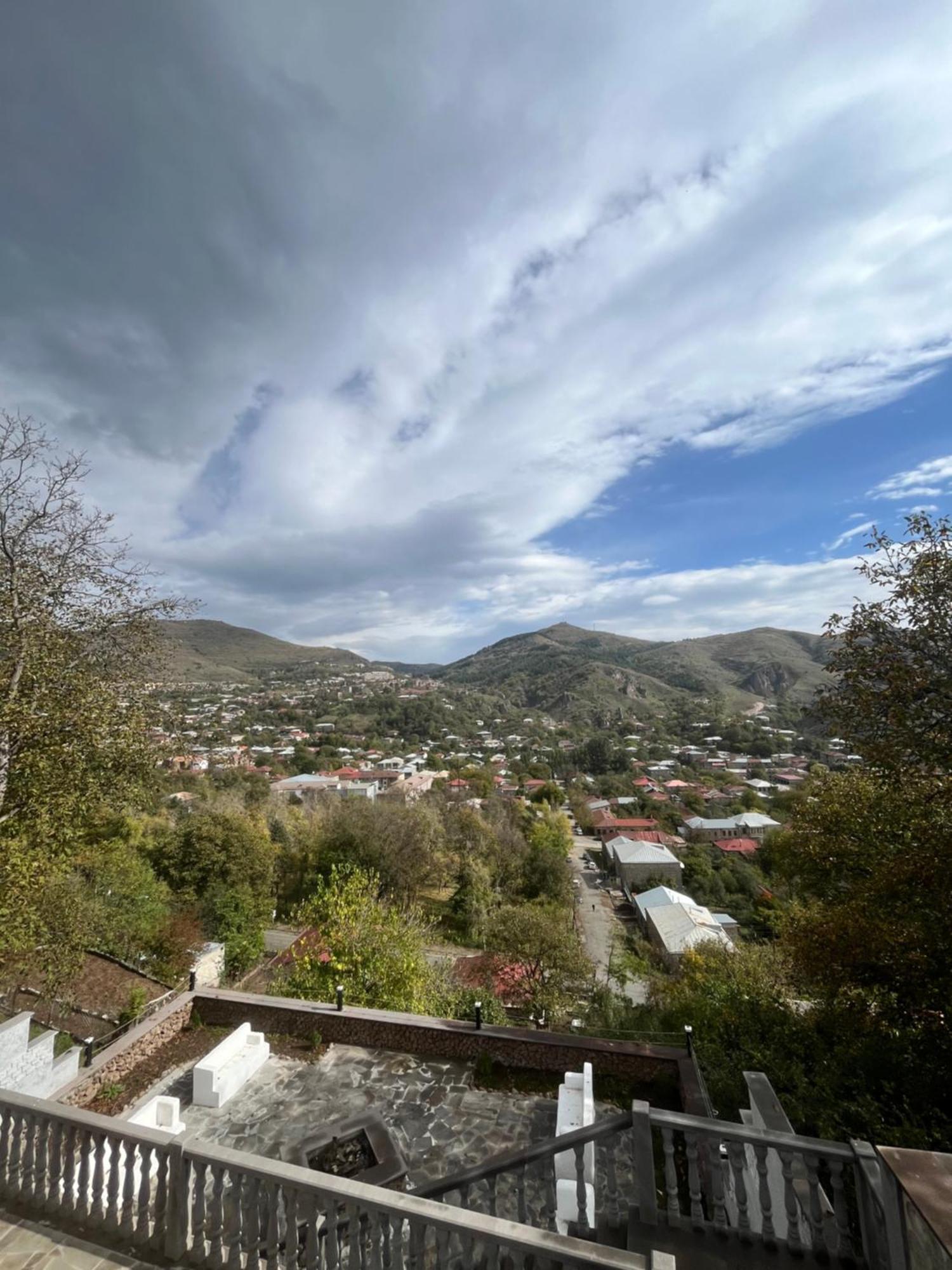 Popock Goris Hotel ภายนอก รูปภาพ