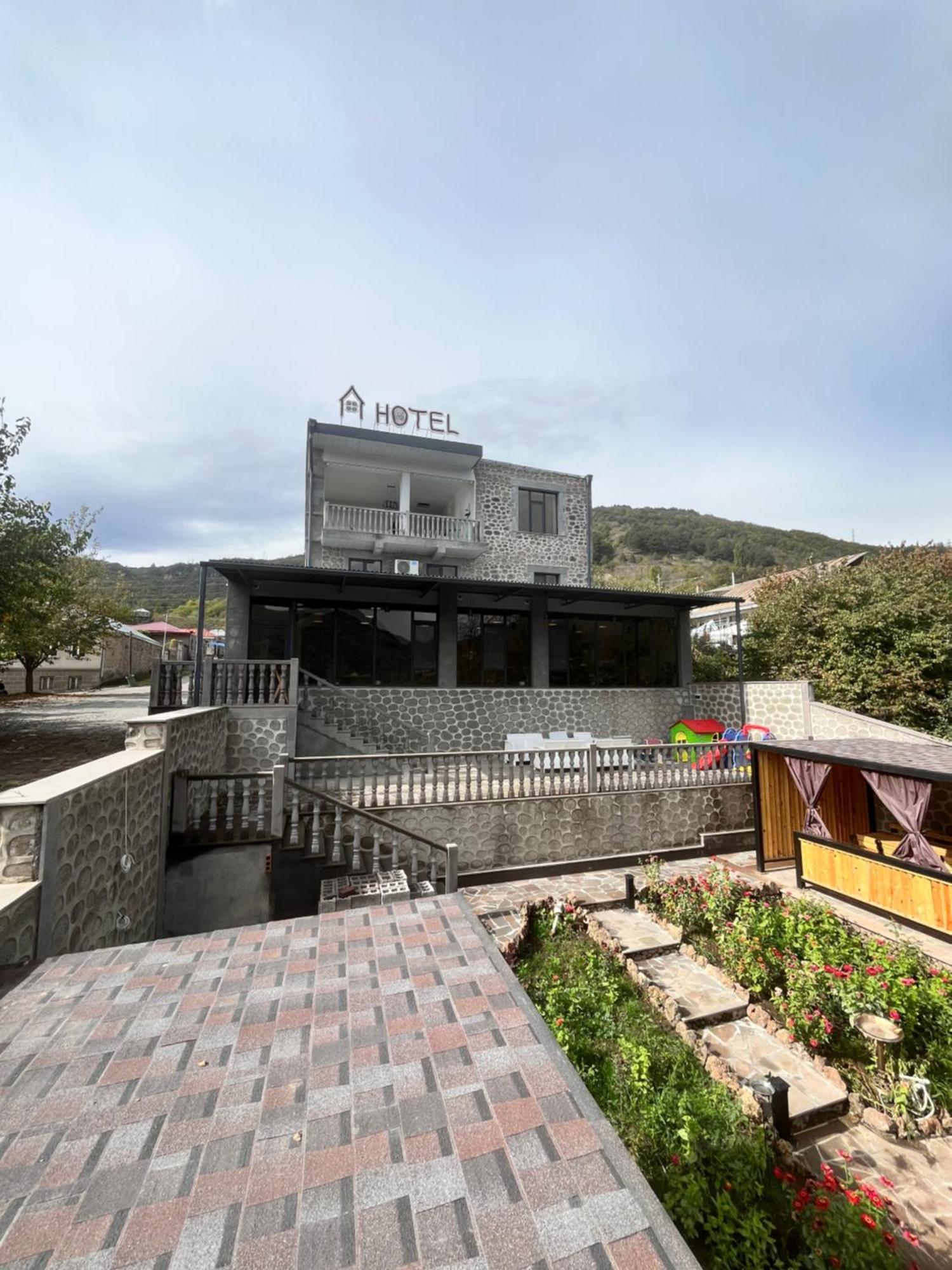 Popock Goris Hotel ภายนอก รูปภาพ